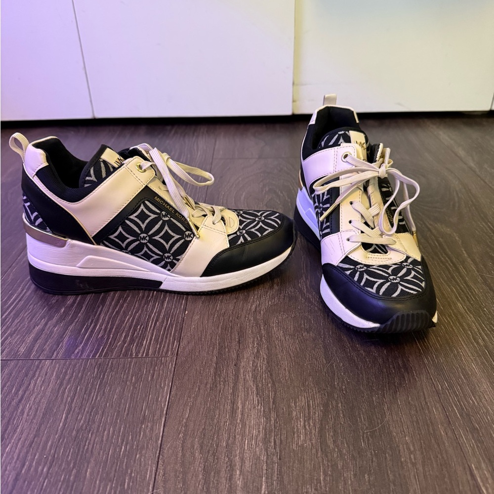 Michael Kors Maddy Trainer Sneakers - Black/White Logo 🖤✨